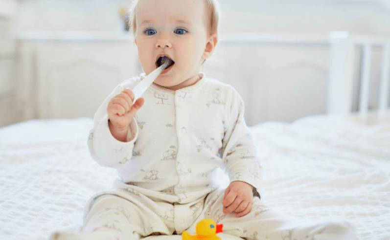 Laboratoire Gallia - Les premières dents de Bébé sont-elles déjà là ? 👶